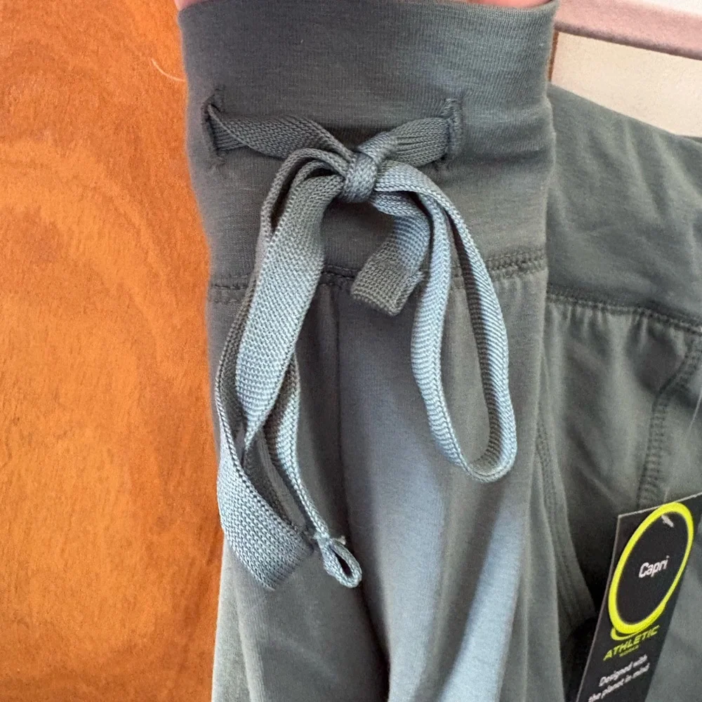 Athleisure Drawstring Capri Pants in Sage Green - Picture 4 of 5